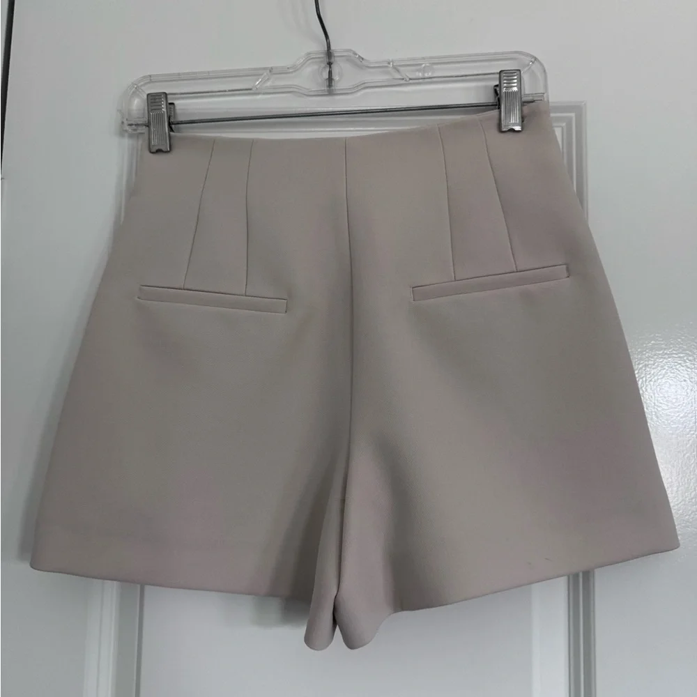 Zara High-waist Women's Tan Shorts - Picture 4 of 4